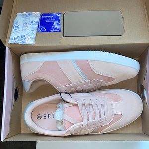 Serra suede memory foam pink sneakers